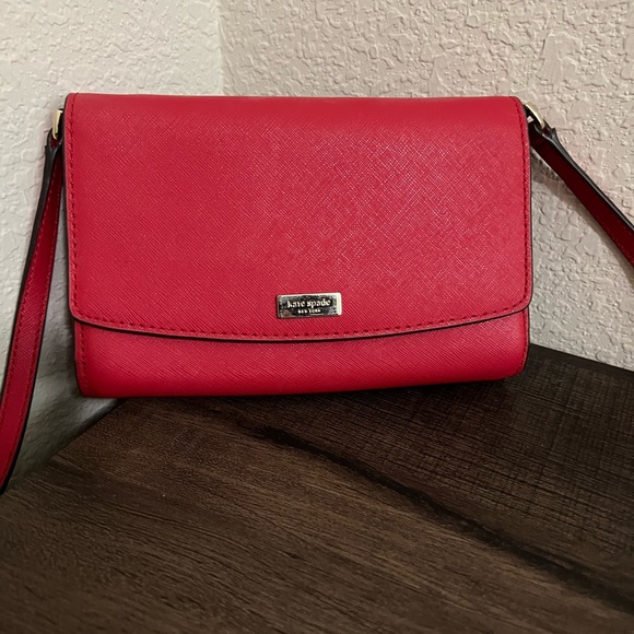 ♠️ Kate Spade red crossbody purse - Picture 1 of 5